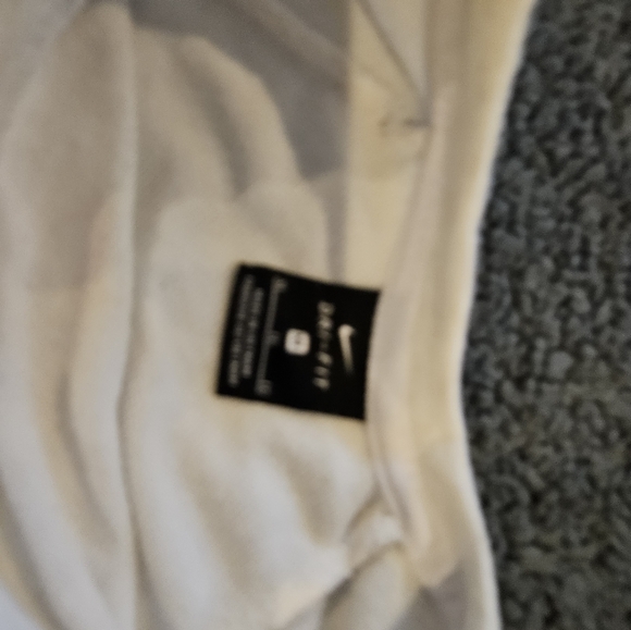 Nike Cream Sweatshirt with Nike Lettering on the Sleeve - Picture 4 of 5